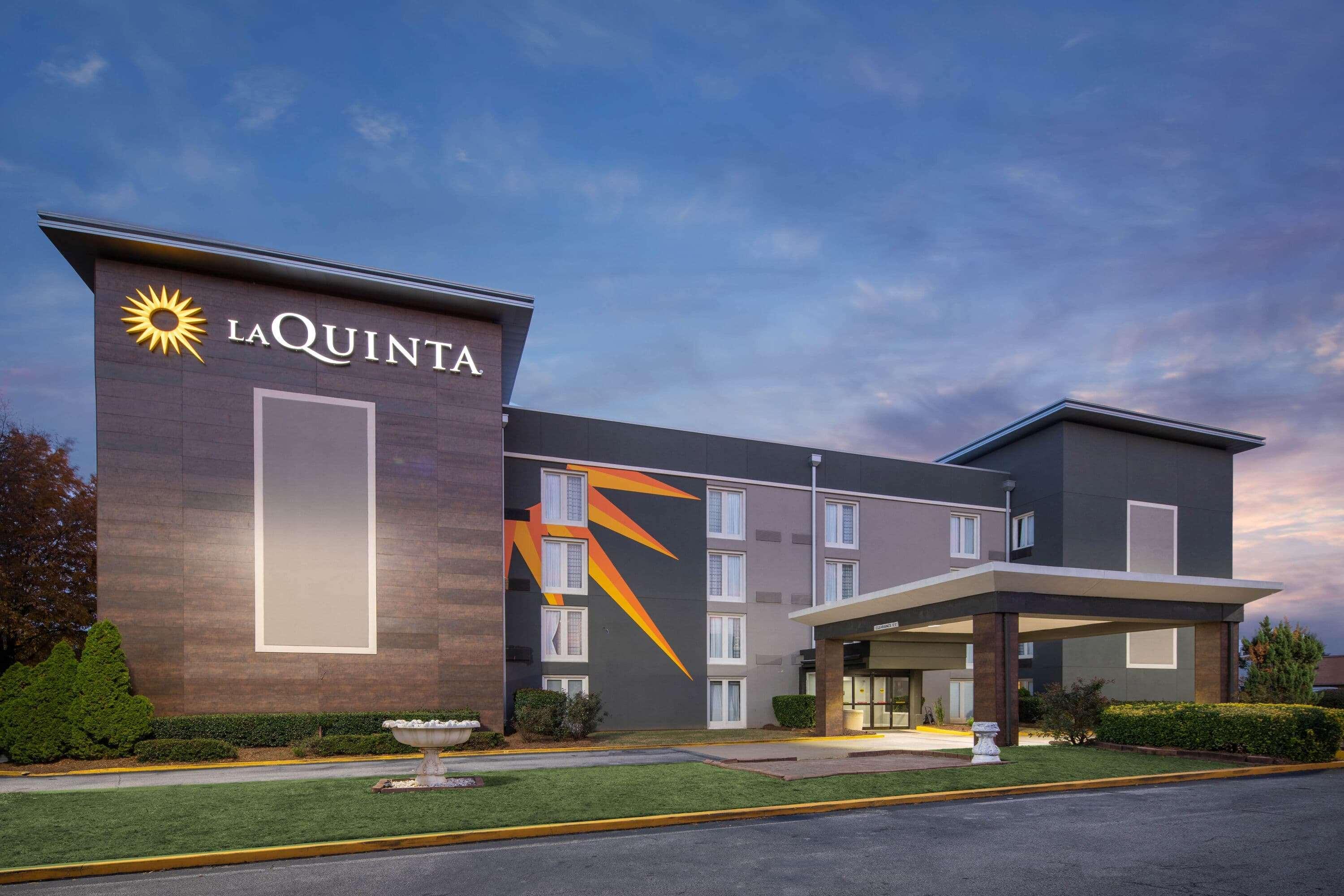 La Quinta By Wyndham Atlanta Airport South Hotel College Park Exterior photo